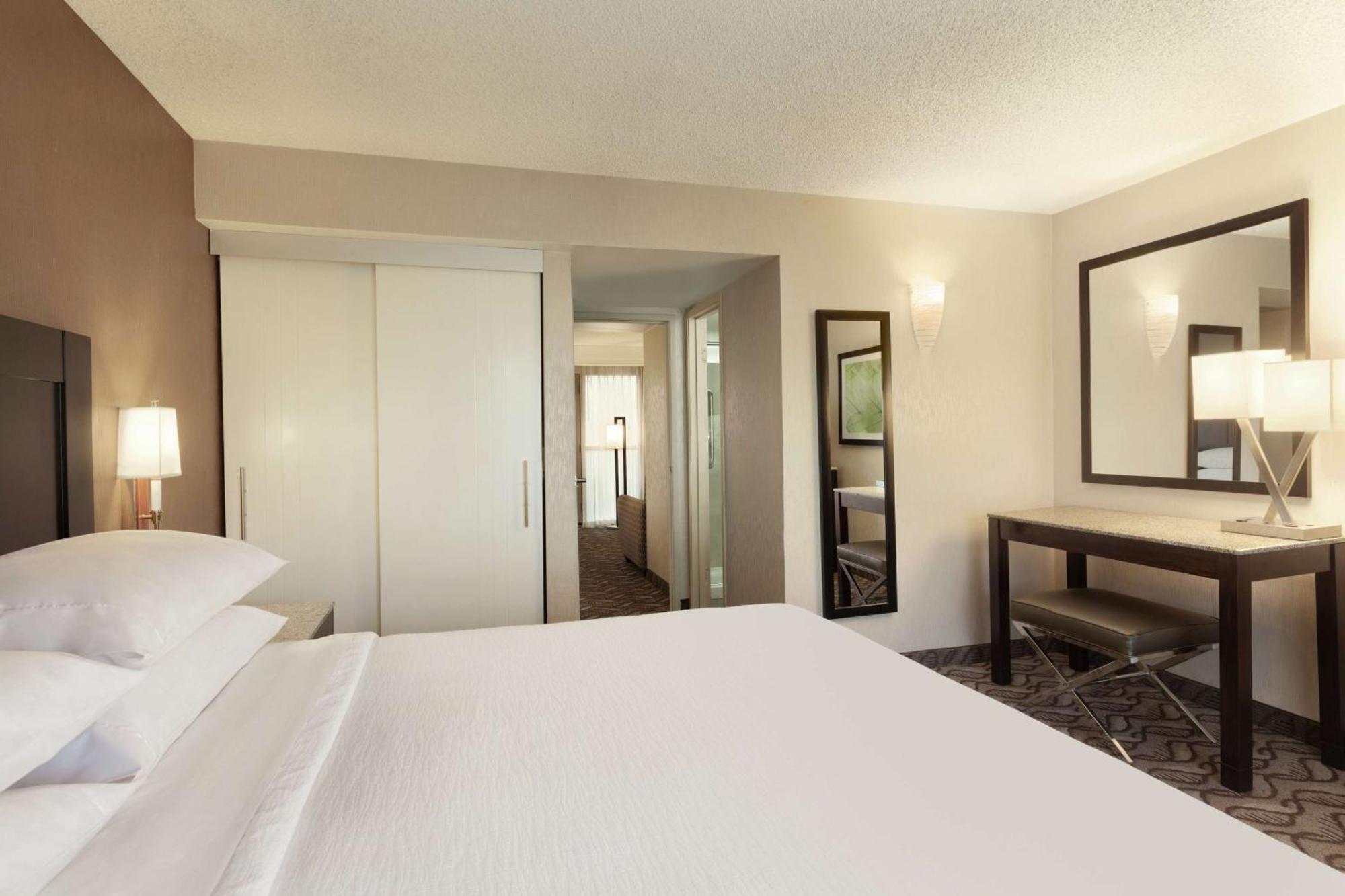 Embassy Suites By Hilton Arcadia-Pasadena Area Exterior photo