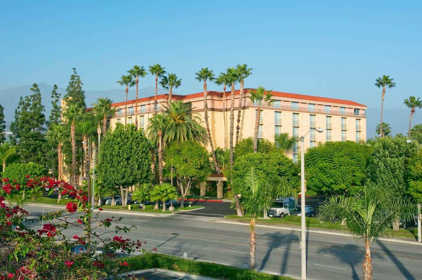 Embassy Suites By Hilton Arcadia-Pasadena Area Exterior photo